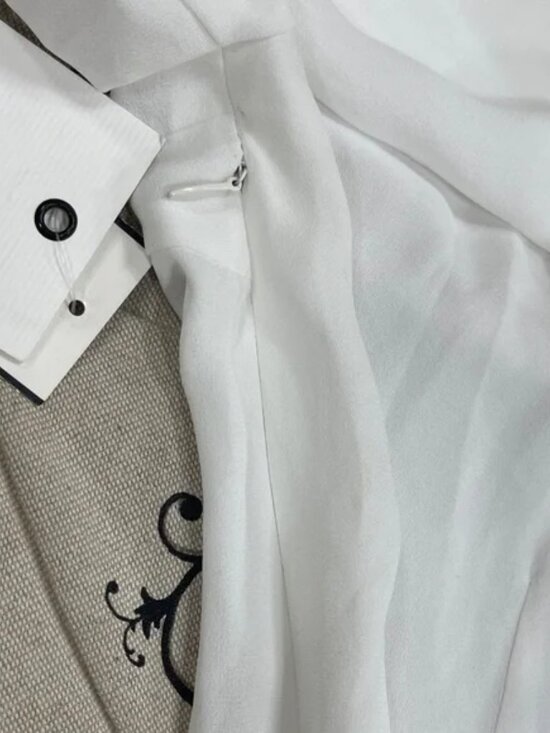 Q+A Ivory Ruffle V-Neck Blouse - Picture 13 of 15